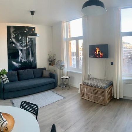 Sleep Inn - Black And White Modern Flat With Cityview Antwerpen Eksteriør billede