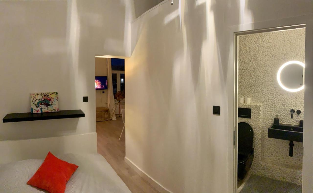 Sleep Inn - Black And White Modern Flat With Cityview Antwerpen Eksteriør billede