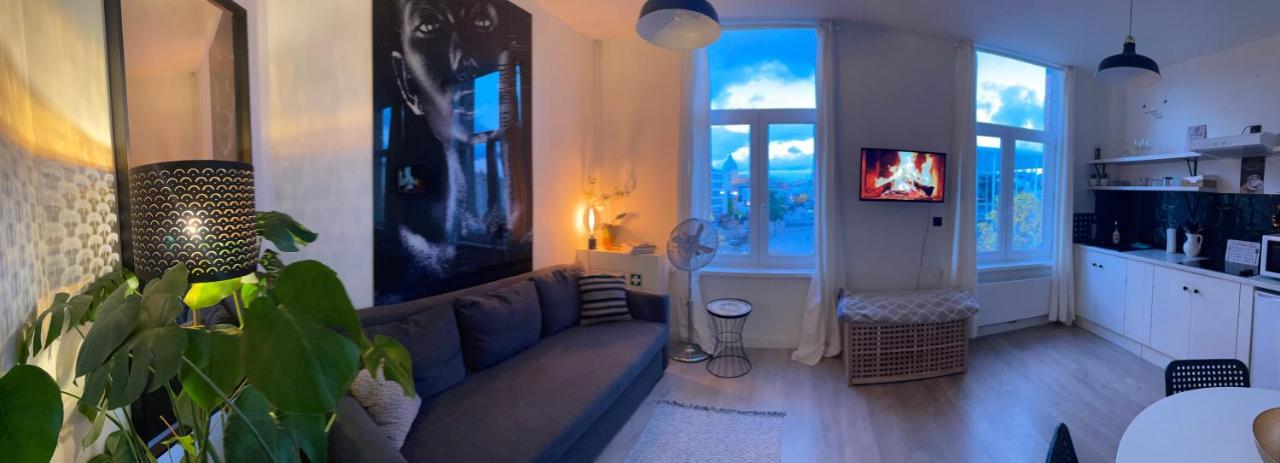 Sleep Inn - Black And White Modern Flat With Cityview Antwerpen Eksteriør billede