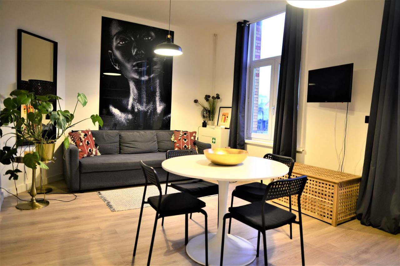 Sleep Inn - Black And White Modern Flat With Cityview Antwerpen Eksteriør billede