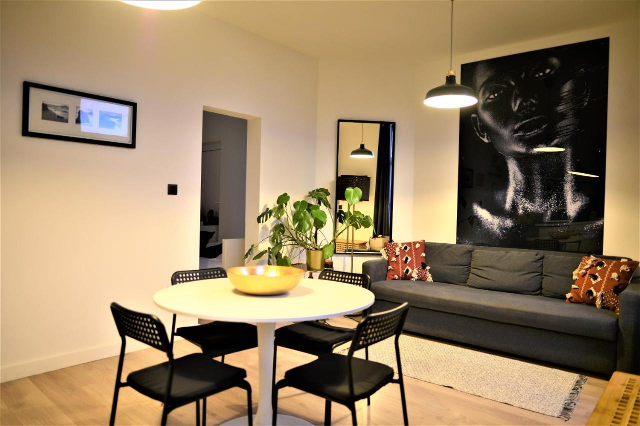 Sleep Inn - Black And White Modern Flat With Cityview Antwerpen Eksteriør billede
