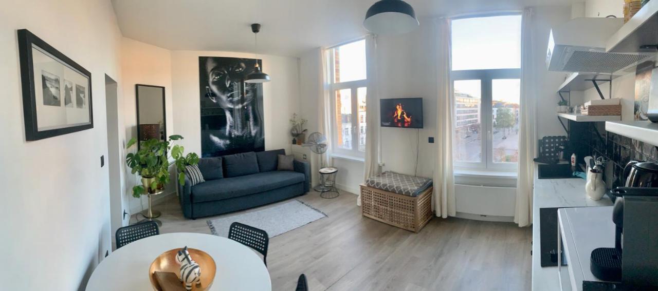 Sleep Inn - Black And White Modern Flat With Cityview Antwerpen Eksteriør billede